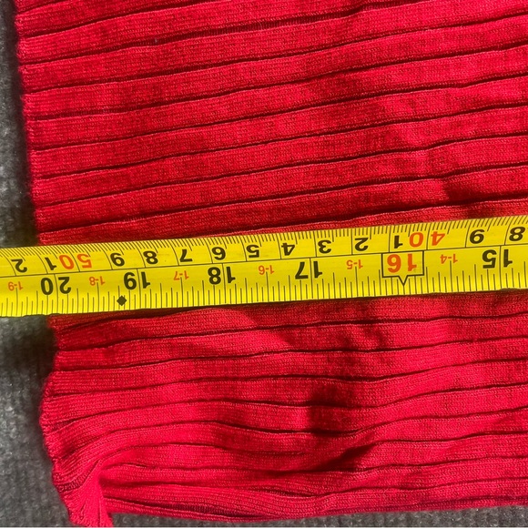 Express Red Ribbed V-Neck Sweater - Picture 6 of 7